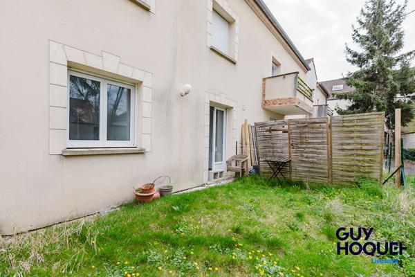 Appartement Lieusaint appartement 2 pièce(s) 40 m2 avec Box, Place de parking et jardin !