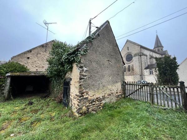 Terrain à vendre |  Saint-Denis-de-Jouhet |  742 m²
