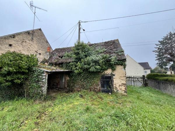 Terrain à vendre |  Saint-Denis-de-Jouhet |  742 m²