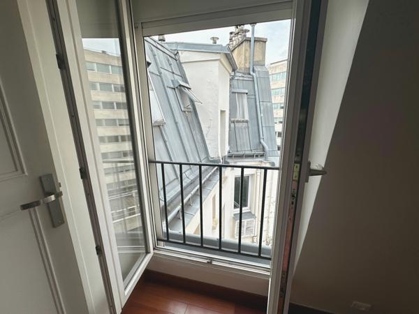 Luxembourg - 2 pièces - Vue exceptionnelle Val de Grâce - Dernier étage avec ascenseur