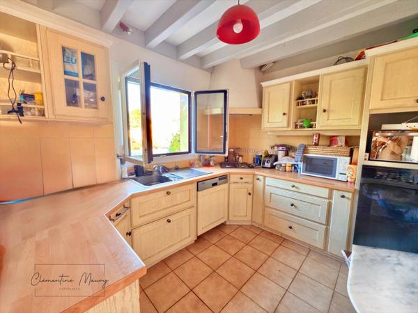 À vendre – Maison rénovée avec piscine couverte, proche Vendôme