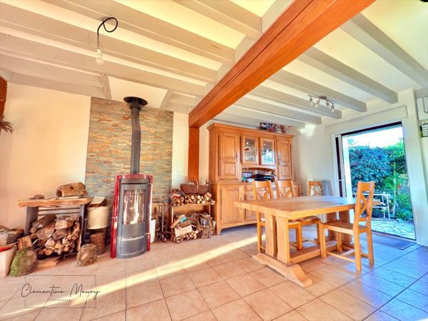 À vendre – Maison rénovée avec piscine couverte, proche Vendôme