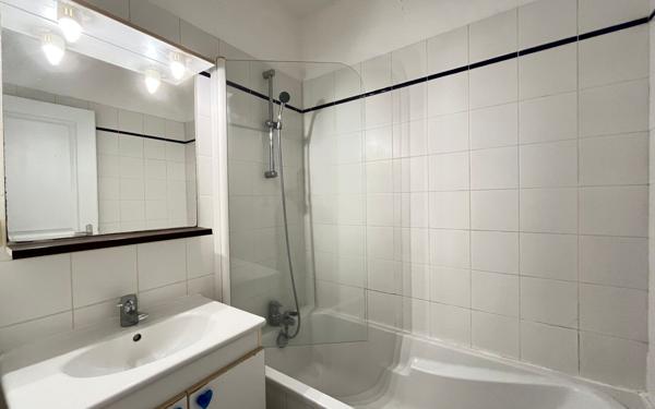 Maison à vendre    2 pièces •  La Flotte