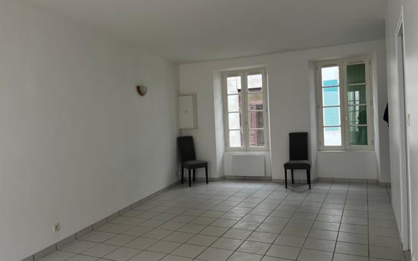 Maison à vendre    2 pièces •  La Flotte