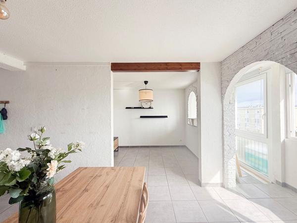 Marignane - À vendre : Appartement T3/4 à Marignane avec une cave et une place de stationnement