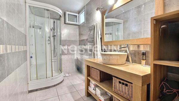 Marignane - À vendre : Appartement T3/4 à Marignane avec une cave et une place de stationnement