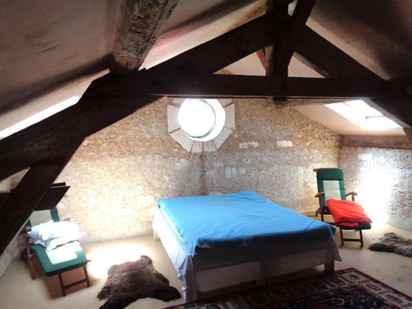 Superbe propriété de campagne au calme, 142 m², 12944 m² de terrain, 4 grandes dépendances