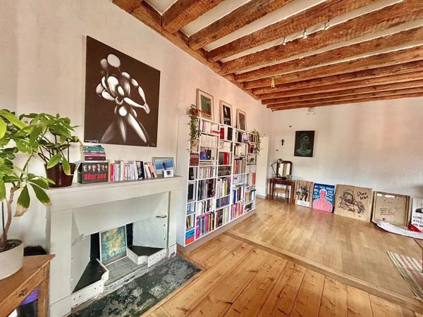 🏛️ Appartement de caractère – Dernier étage – Centre historique de Chambéry