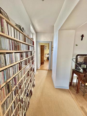 🏛️ Appartement de caractère – Dernier étage – Centre historique de Chambéry