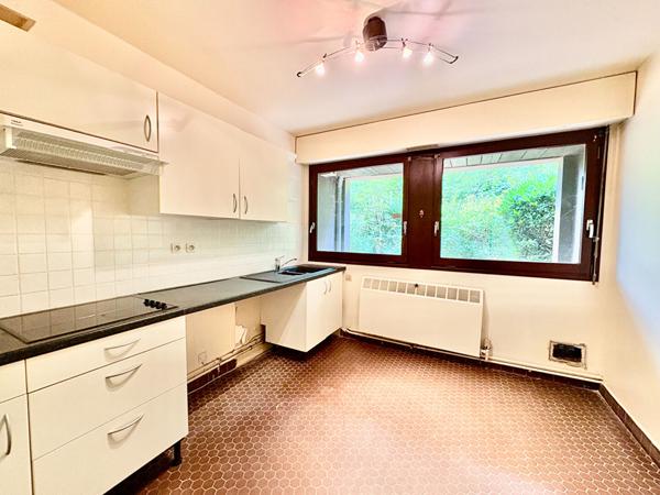 Appartement Verrieres Le Buisson 2 pièce(s) 59 m2