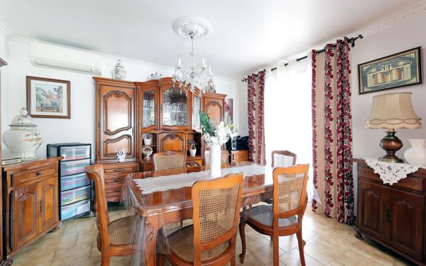 Maison à vendre    5 pièces • 140 m2 Gignac-la-Nerthe