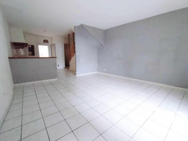 Maison à vendre 3 pièces 76 m² Pouzolles