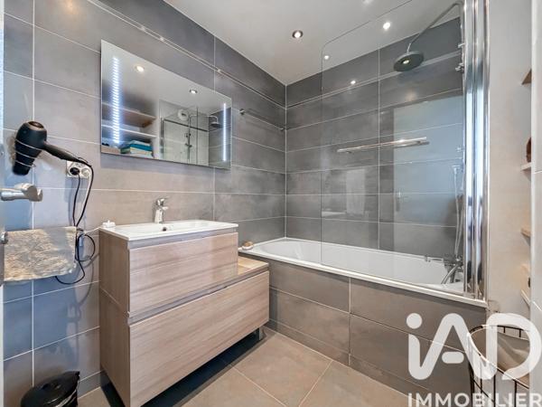 Appartement à vendre 3 pièces 69 m² Puteaux