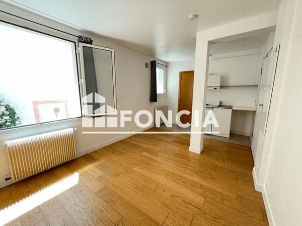 Location Studio 19.1 m² - 24 RUE DES IMBERGERES Sceaux 92330