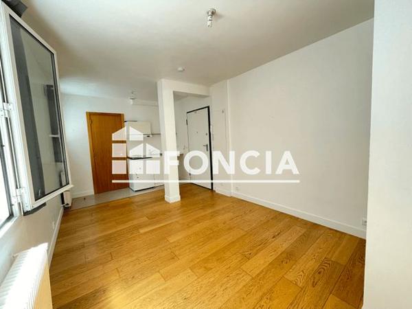 Location Studio 19.1 m² - 24 RUE DES IMBERGERES Sceaux 92330