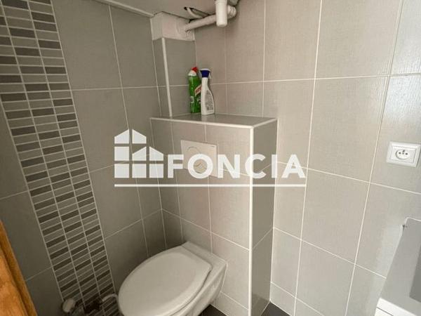 Location Studio 19.1 m² - 24 RUE DES IMBERGERES Sceaux 92330