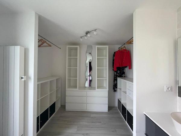 Maison à vendre 6 chambres ,  205 m2 sur terrain de 5000 m2