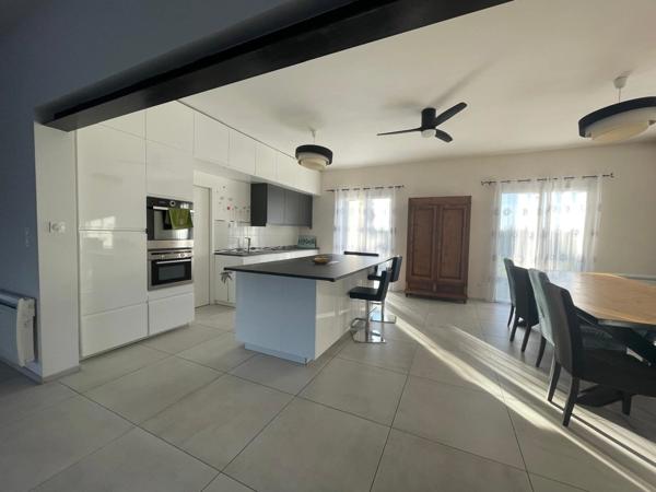 Maison à vendre 6 chambres ,  205 m2 sur terrain de 5000 m2