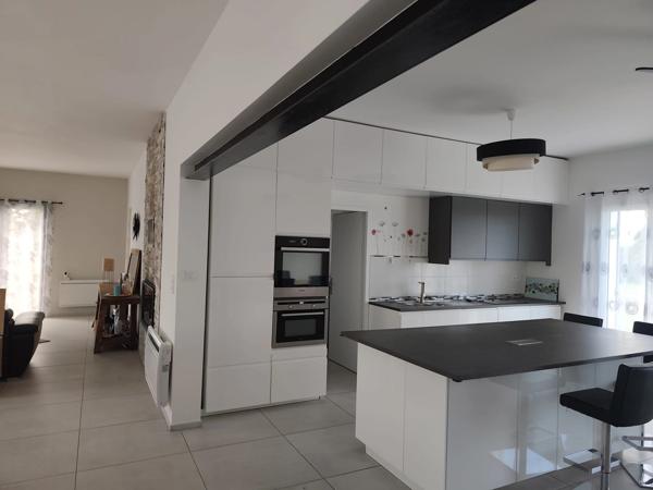 Maison à vendre 6 chambres ,  205 m2 sur terrain de 5000 m2