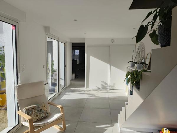 Maison à vendre 6 chambres ,  205 m2 sur terrain de 5000 m2