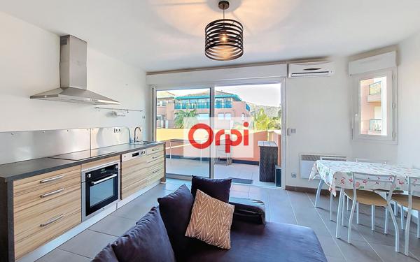 Appartement à louer    3 pièces • 49 m2 Porto-Vecchio