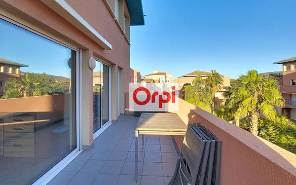 Appartement à louer    3 pièces • 49 m2 Porto-Vecchio