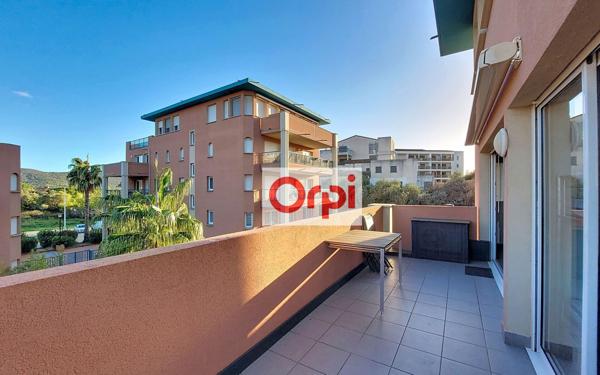 Appartement à louer    3 pièces • 49 m2 Porto-Vecchio