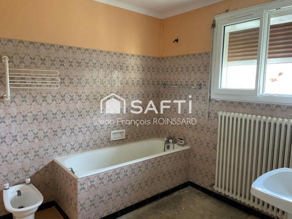 Maison 6 pièces 3 chambres avec dépendances