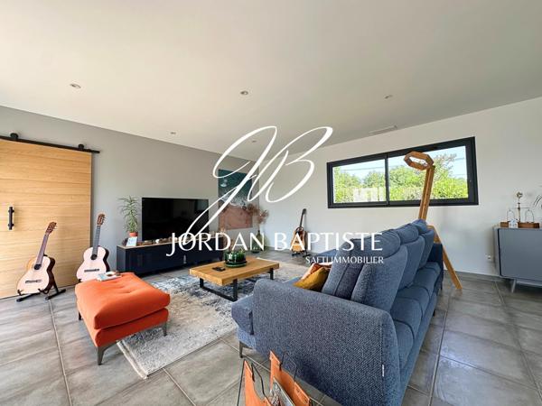 Maison contemporaine de plain-pied à Lamotte-Cap-de-Ville