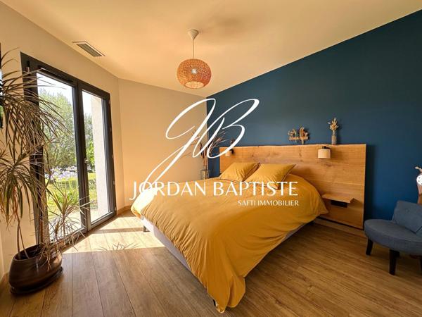 Maison contemporaine de plain-pied à Lamotte-Cap-de-Ville