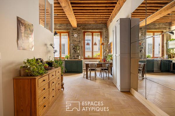 Ancien cosy à deux pas des quais