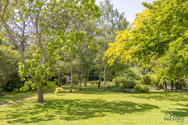 PORNIC - VILLA 226 M2 HABITABLES - MAISON 80 M2 - PISCINE POOL-HOUSE - GARAGE - PARC PAYSAGER