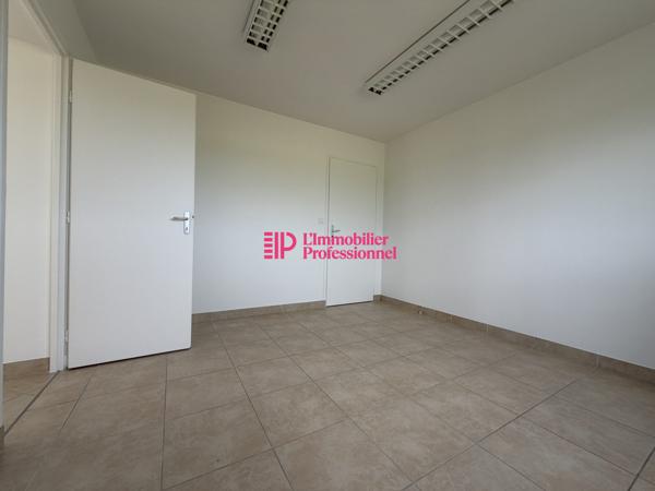 LOCAL D'ACTIVITÉ - 340 m² - LANGUIDIC