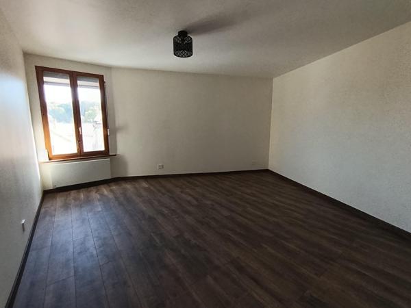 Maison 2 pièces de 40 m² à Bourbonne-les-Bains 350€