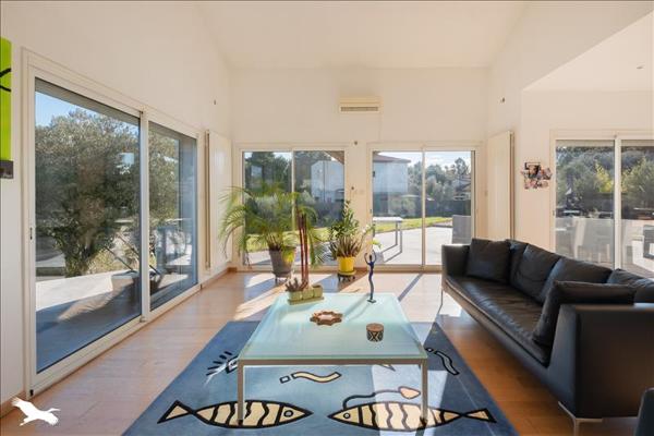 Maison à vendre |  Castries |  6 pièces | 241 m²