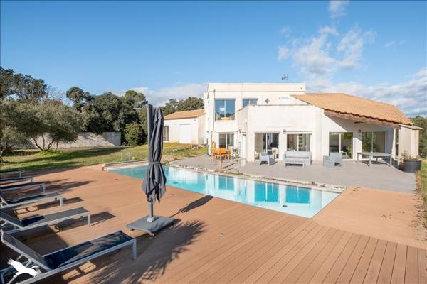Maison à vendre |  Castries |  6 pièces | 241 m²