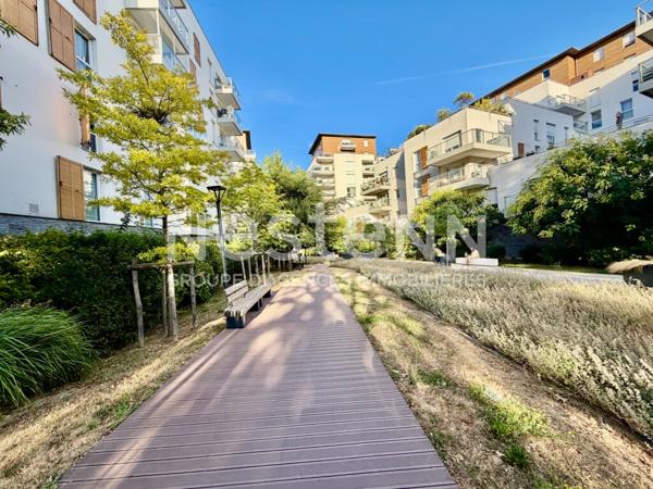 Appartement 4P 81 m2 avec terrasse de 34 m2 et 2 parkings