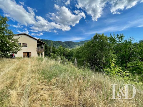 Maison indépendante T4 de plain pied avec garage et atelier