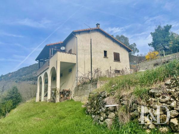 Maison indépendante T4 de plain pied avec garage et atelier