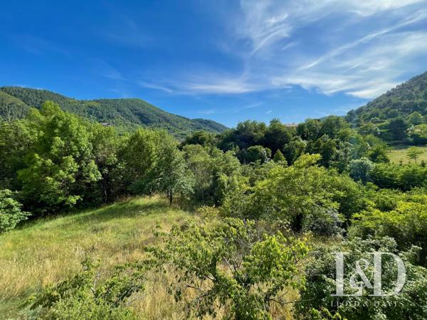 Maison indépendante T4 de plain pied avec garage et atelier
