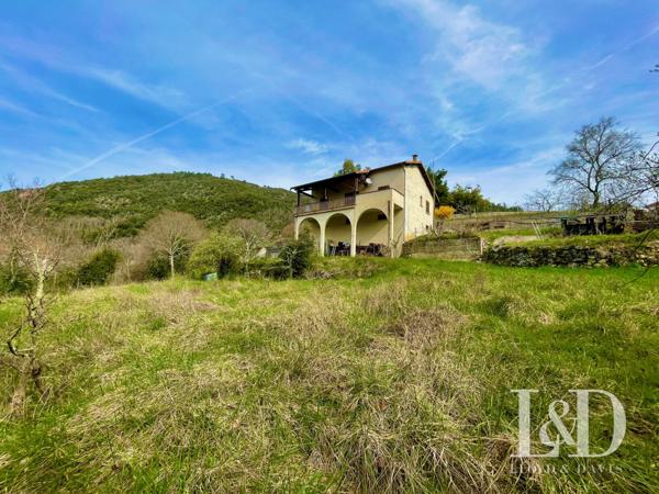 Maison indépendante T4 de plain pied avec garage et atelier