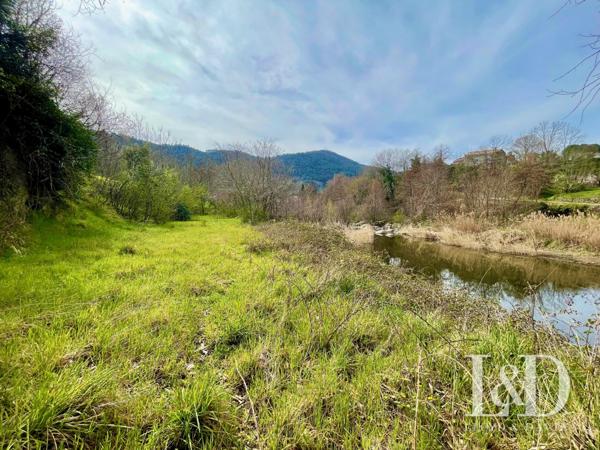 Maison indépendante T4 de plain pied avec garage et atelier