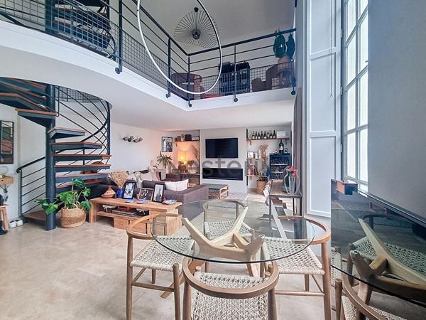 COUP DE COEUR - TOURS CENTRE CATHEDRALE - TRIPLEX 6 PIECES 151.04 m2 - 4 CHAMBRES - DOUBLE STATIONNEMENTS - JARDIN PRIVE