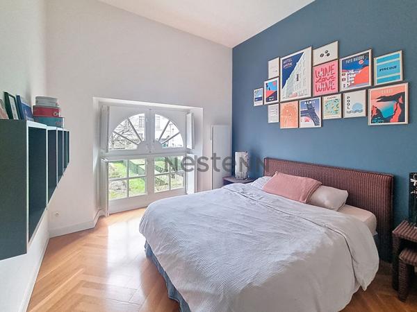 COUP DE COEUR - TOURS CENTRE CATHEDRALE - TRIPLEX 6 PIECES 151.04 m2 - 4 CHAMBRES - DOUBLE STATIONNEMENTS - JARDIN PRIVE