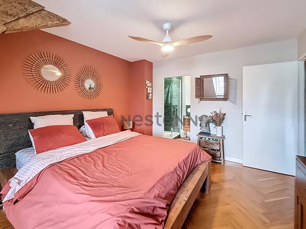 COUP DE COEUR - TOURS CENTRE CATHEDRALE - TRIPLEX 6 PIECES 151.04 m2 - 4 CHAMBRES - DOUBLE STATIONNEMENTS - JARDIN PRIVE