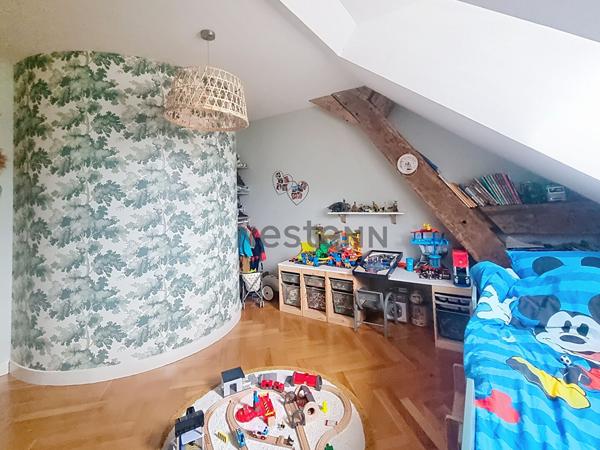 COUP DE COEUR - TOURS CENTRE CATHEDRALE - TRIPLEX 6 PIECES 151.04 m2 - 4 CHAMBRES - DOUBLE STATIONNEMENTS - JARDIN PRIVE