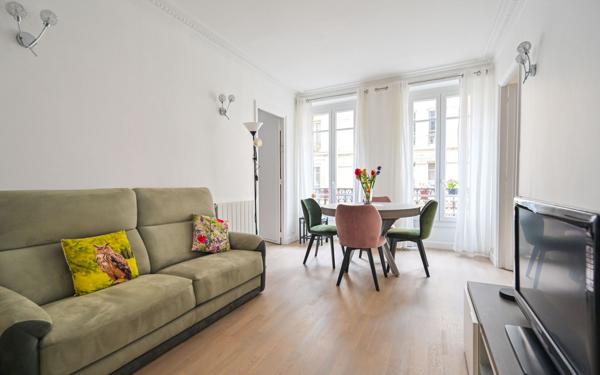 Appartement à vendre    3 pièces • 60,10 m2 Paris 10