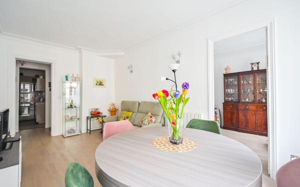 Appartement à vendre    3 pièces • 60,10 m2 Paris 10