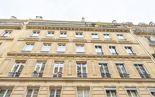 Appartement à vendre    3 pièces • 60,10 m2 Paris 10
