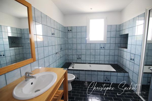 Maison habitable!  sur sous-sol à Frontenay Rohan Rohan